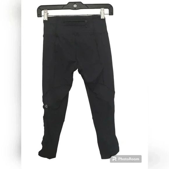 Lululemon crop Leggings With Mesh Accent - Picture 1 of 3